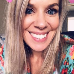 Meet your Posher, Cassandra